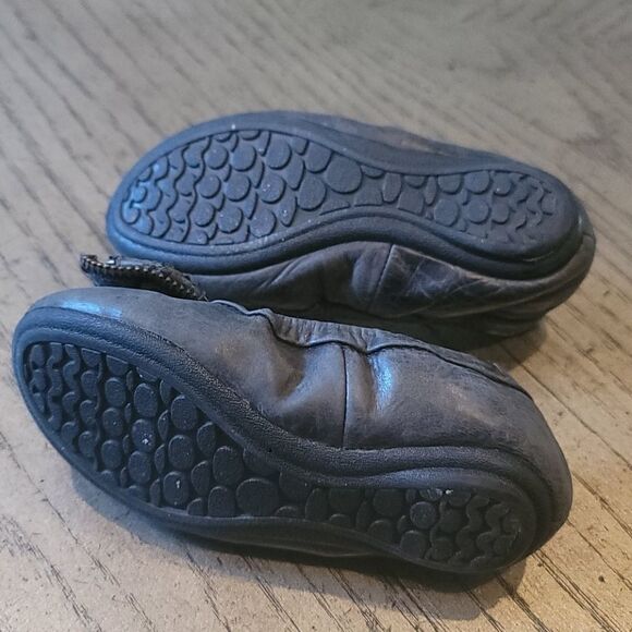 Toddler dress bow shoes size 7.5M🖤🤍 - Picture 4 of 6